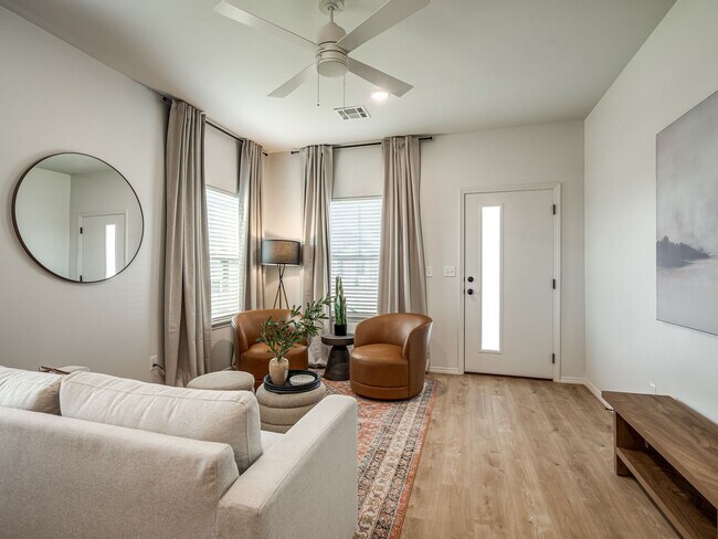 Building Photo - Glenhaven Townhomes