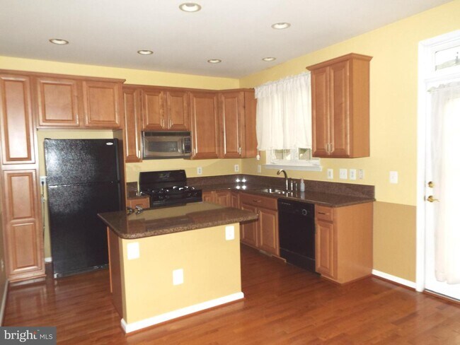 Building Photo - 22950 Rose Quartz Square