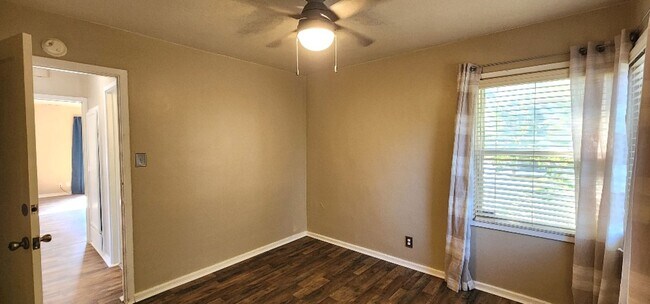 Building Photo - Charming 2 Bedroom 1 Bath Home in Vallejo Ready to Lease!