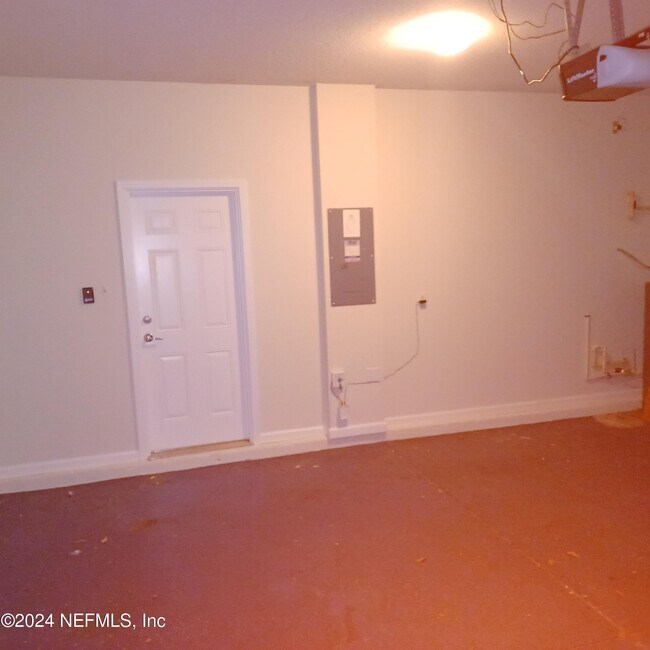 Building Photo - 6270 Autumn Berry Cir