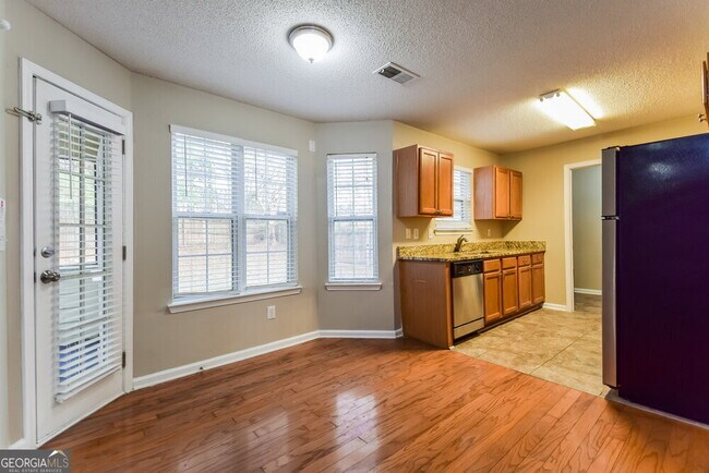 Building Photo - 4405 Grove Dr NW