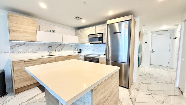 Building Photo - 16385 Biscayne Blvd