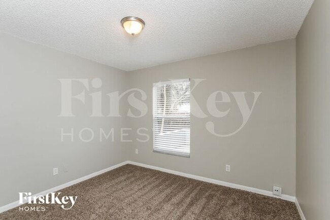 Building Photo - 2750 Felix Rd SE