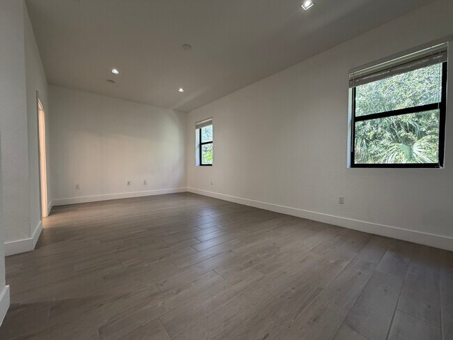 Building Photo - 329 Bella Sol Way