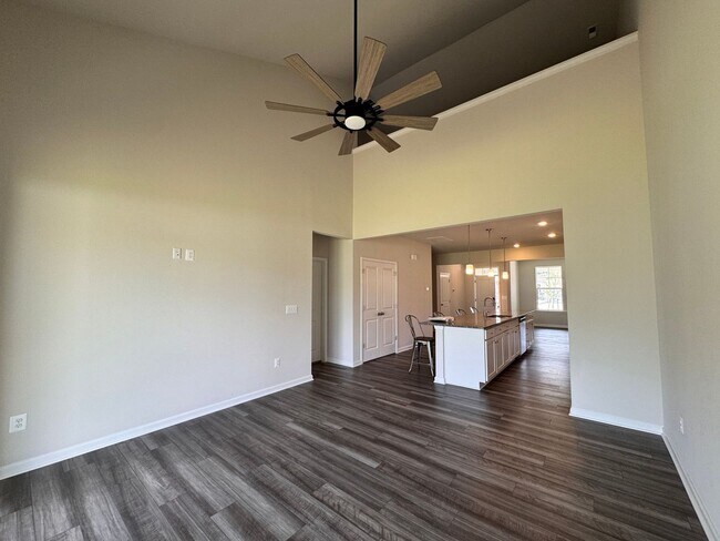 Building Photo - 3672 Isaac Cir