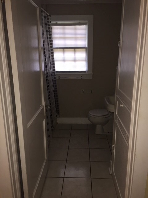 Building Photo - 105 Pine St