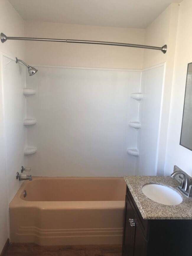 Primary Photo - 1070 US-50