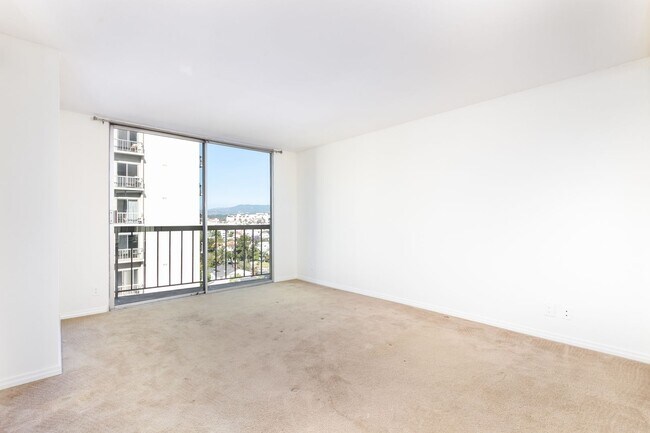 Building Photo - 10747 Wilshire Blvd