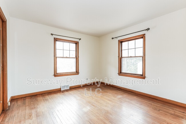 Building Photo - 310 Union Ave