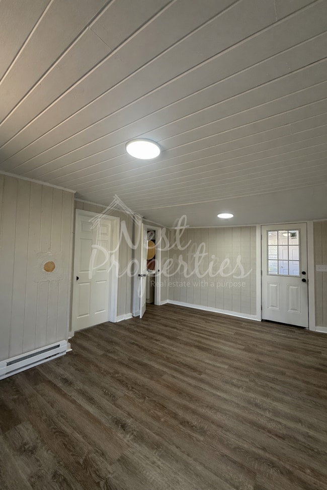 Building Photo - 1902 Vincent St