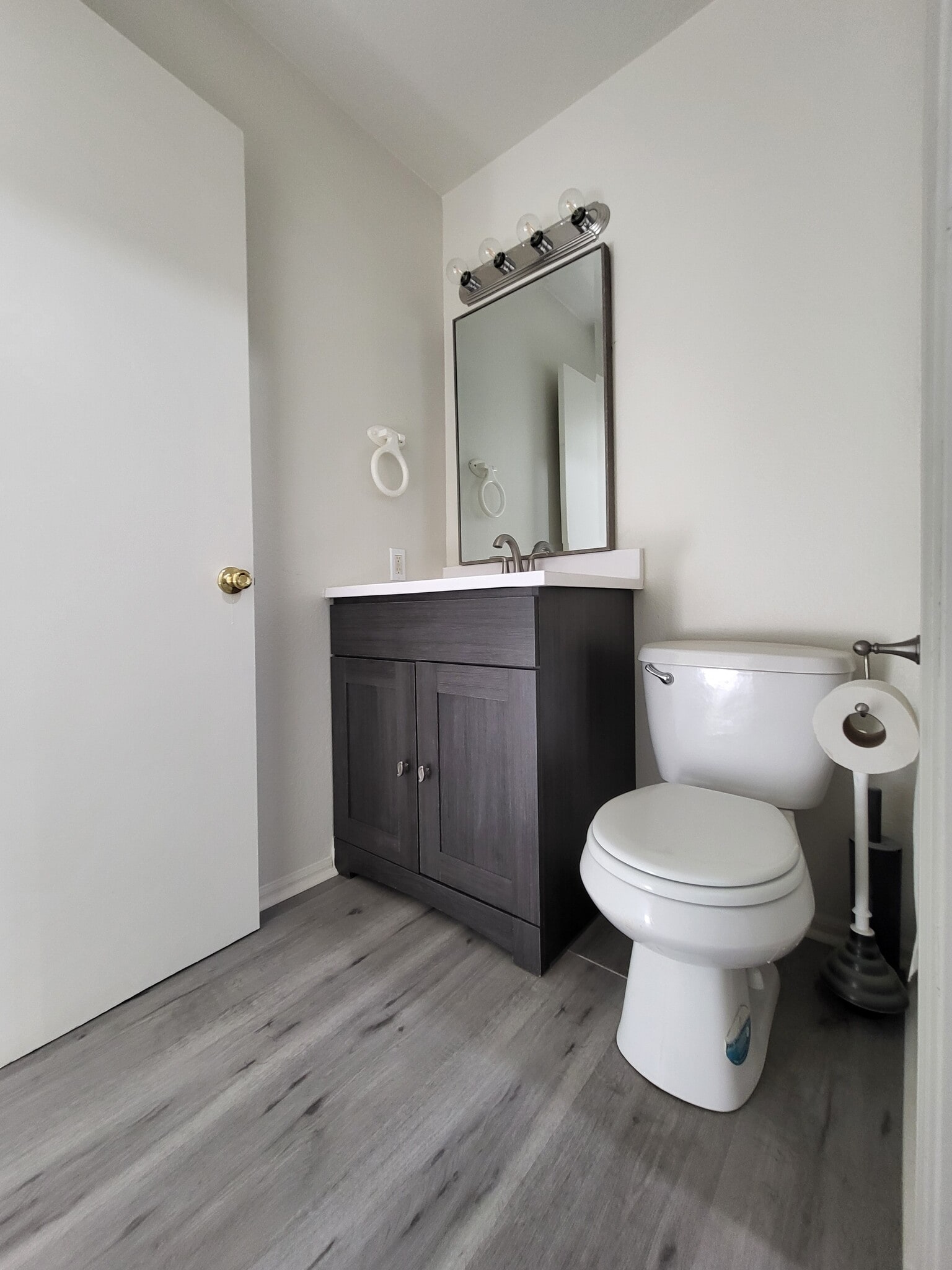 Half bathroom - 5516 NW Homer White Rd