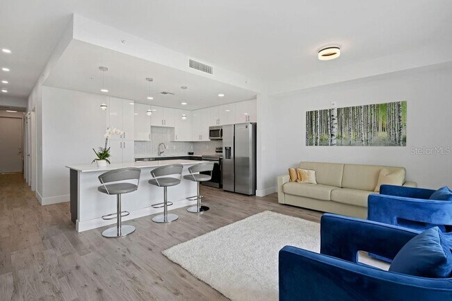 Building Photo - 1709 N Tamiami Trail