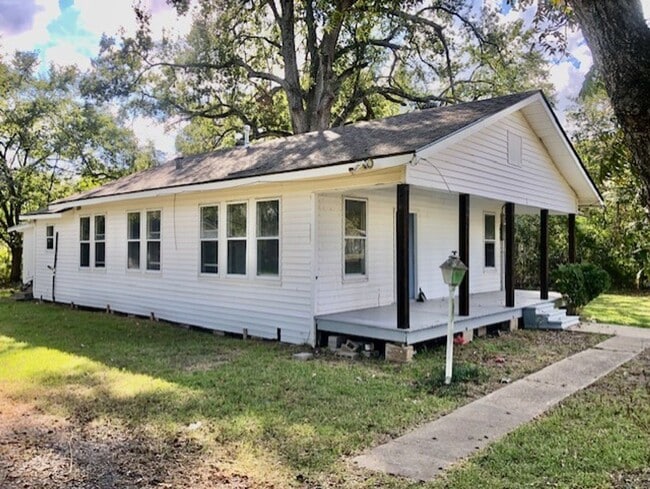 Building Photo - $500 OFF FIRST MONTH'S RENT-COMPLETE REMODEL-NORTH SHREVEPORT-BLANCHARD AREA