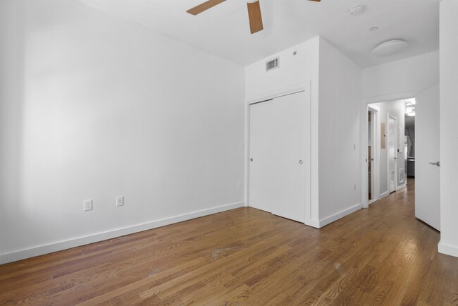 Building Photo - 274 6th St