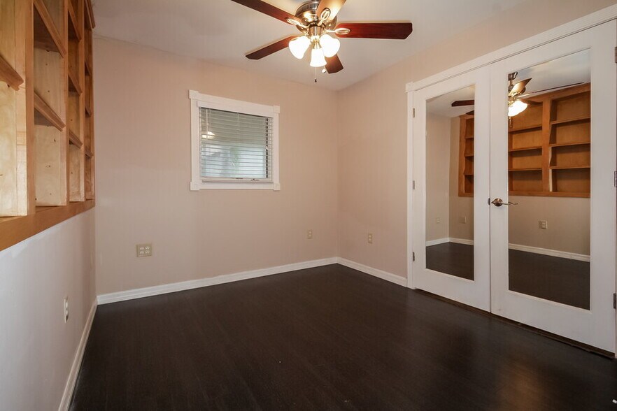 Building Photo - 2550 Briar Oak Cir