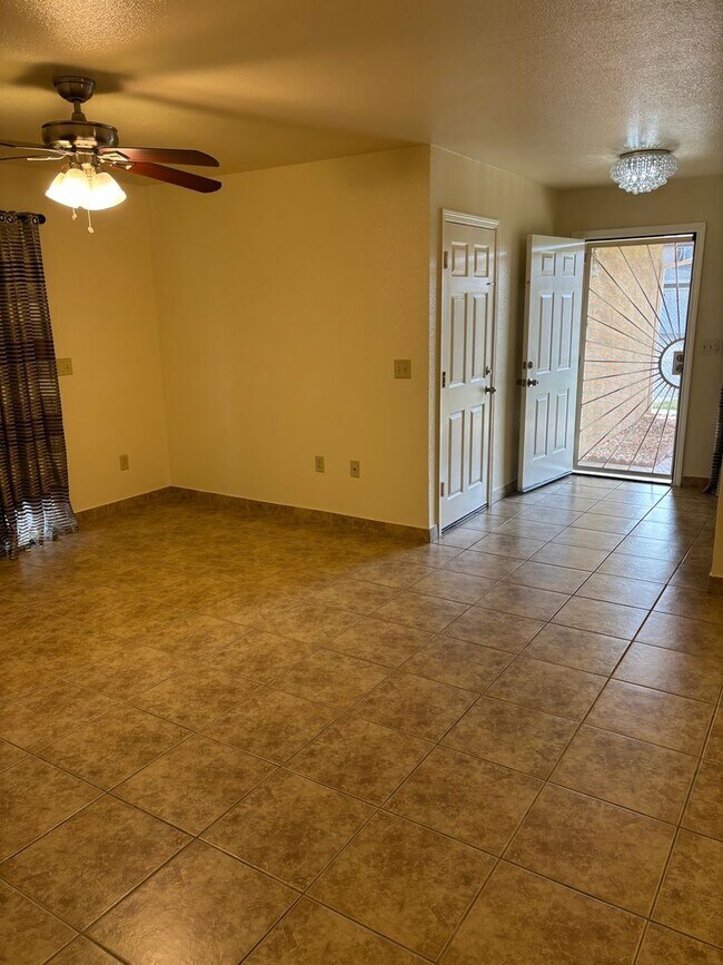 Building Photo - 3 B/R 2 BA Single Family Home in Live Oak AVAILABLE NOW!!