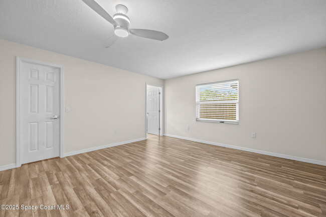 Building Photo - 3156 Dunhill Dr