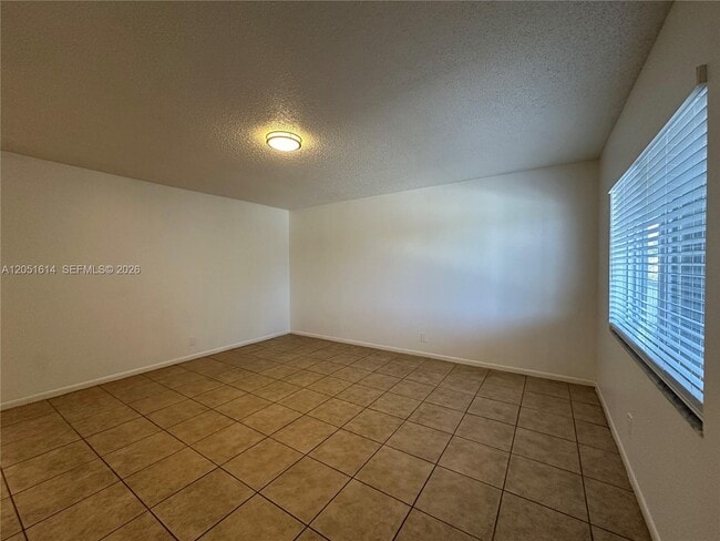 Building Photo - 1400 NE 56th St