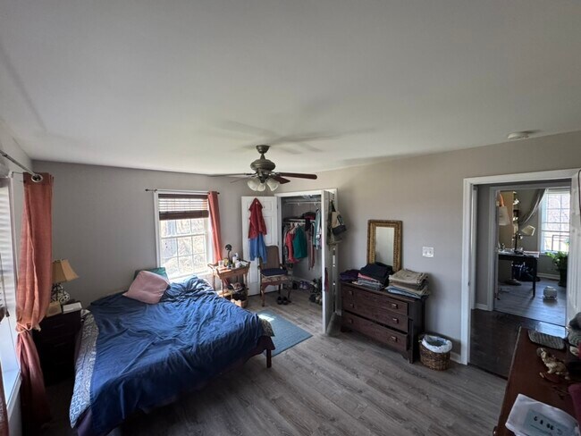 Building Photo - 695 Old Leetown Pike