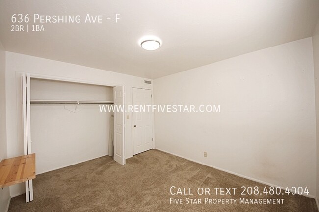 Building Photo - 2 Bedroom 1 Bathroom Upstairs Apartment! V...