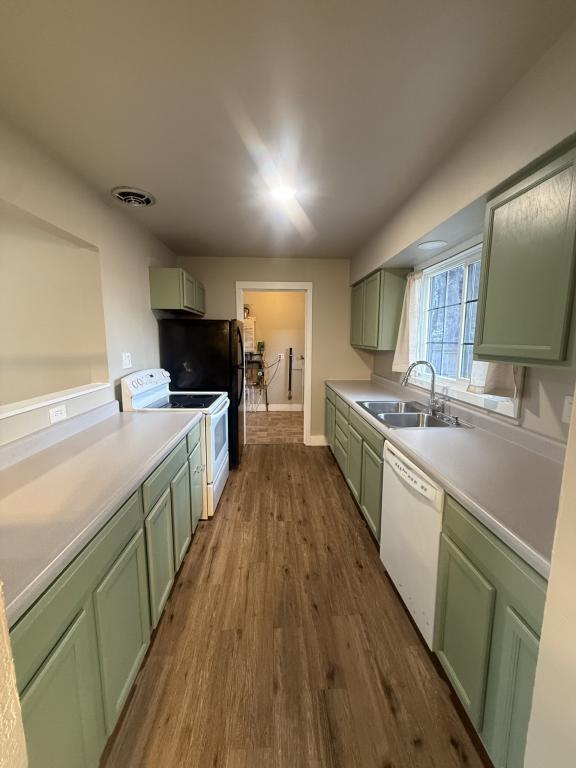 Building Photo - 1934 Crest St