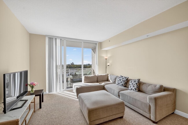 Building Photo - 350 N Federal Hwy