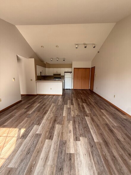 Building Photo - 201 Kearney Way