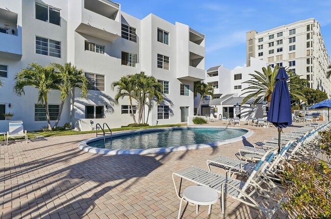 Building Photo - 2860 NE 14th Street Causeway