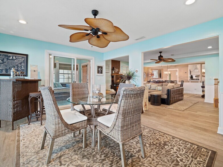 Building Photo - 6209 Oakwood Beach Dr