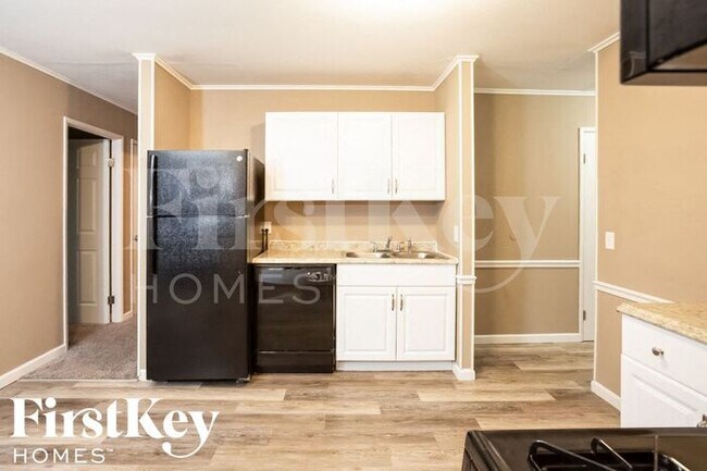 Building Photo - 4940 Marchwood Dr