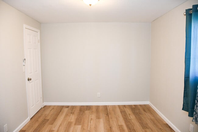 Building Photo - 61576 Aberdeen Dr