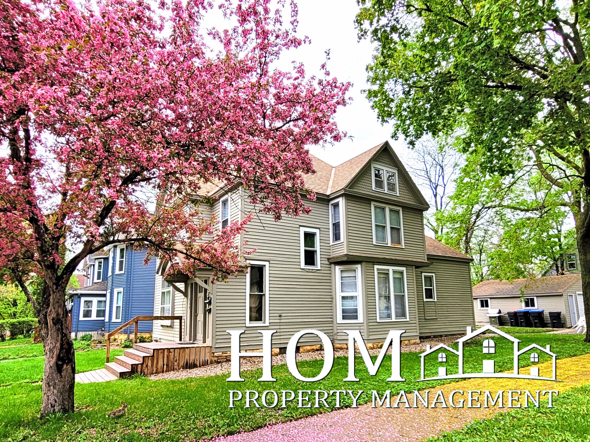 Building Photo - 229 Center St