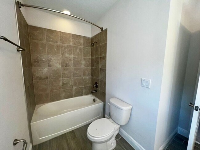 Building Photo - SPECTACULAR MODERN HOME!!Relaxing water views from the back of this beautiful home- MOVE IN Septe...