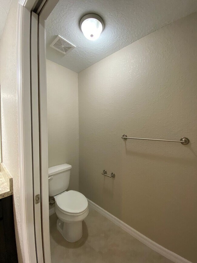 Building Photo - Custom Home - Desirable SW Dunnellon Neigh...