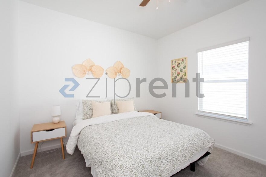 Building Photo - 1688 Lachlan Cir