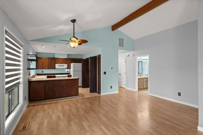 Building Photo - Contemporary One-Level 2 Bed/1 Bath Tranquil Retreat