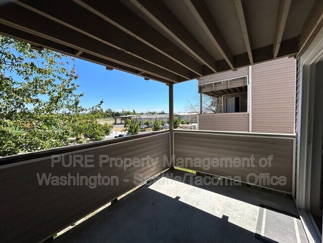 Building Photo - 6601 S 8th St