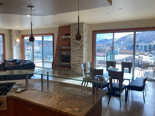 Building Photo - 1201 Main Ave