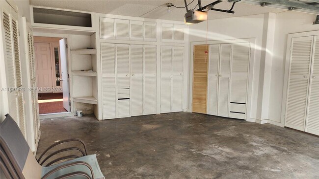 Building Photo - 10628 SW 118th Pl