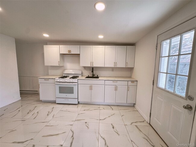 Building Photo - 146 NY-284