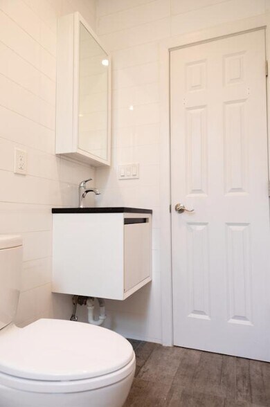 Building Photo - 18 W 125th St