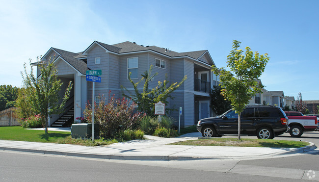 Building Photo - Cloverleaf Plaza