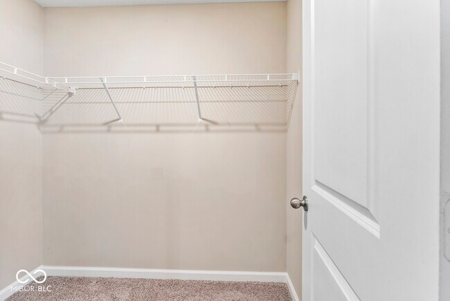 Building Photo - 6874 Nottingham Ln