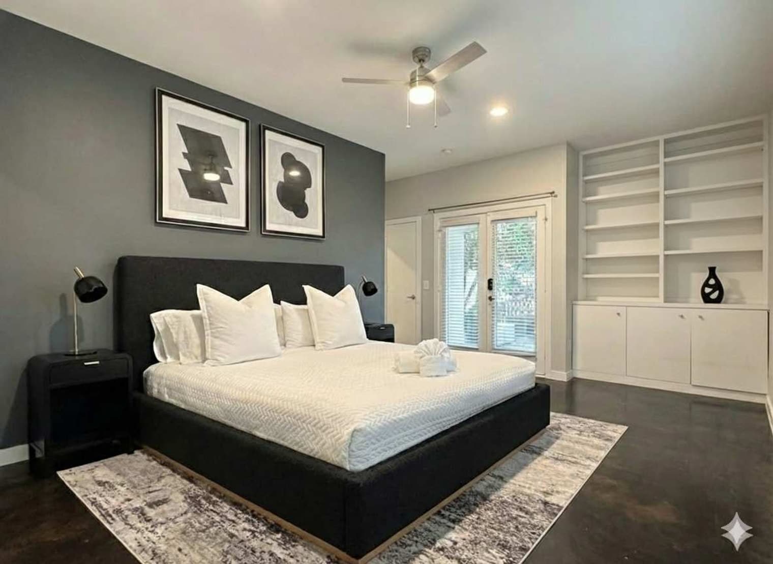 Building Photo - 5336 Darling St