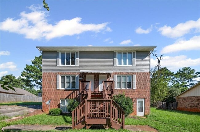 Primary Photo - 2122 Fieldstone View Ct SE