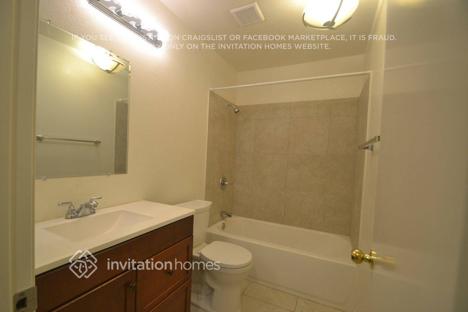 Building Photo - 488 Vista del Sol