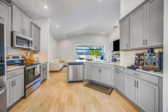 Building Photo - 33995 Astoria Cir