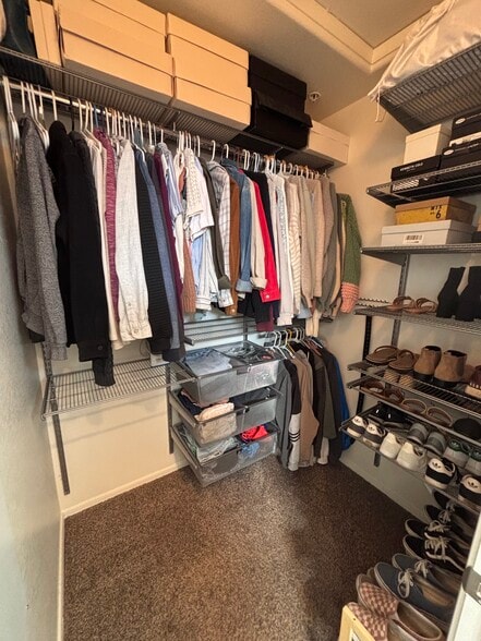 Building Photo - 1350 S Greenfield Rd