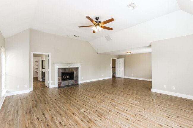 Building Photo - 1804 Sandalwood Ln