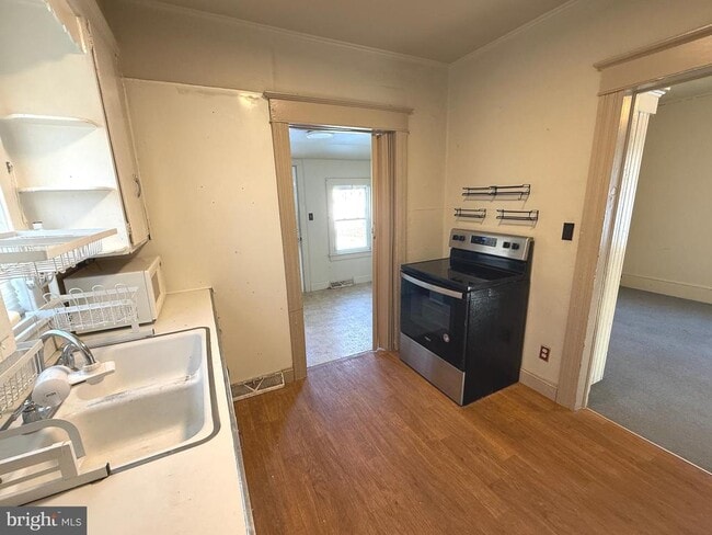 Building Photo - 19 Oakland Ave